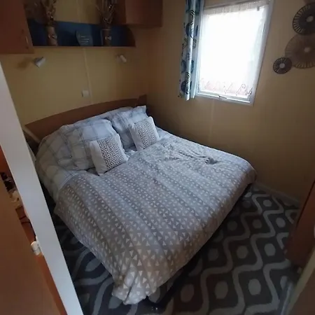 Chez Elvis Et Agnes Villa Saint-Loup  Room photo
